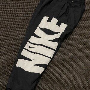 Nike Basketball Pants Men’s Size M Black White Logo Vintage Style